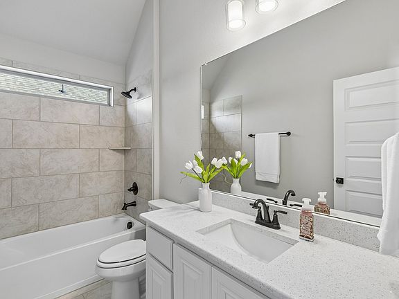 5th image of 306 Mercer Dr