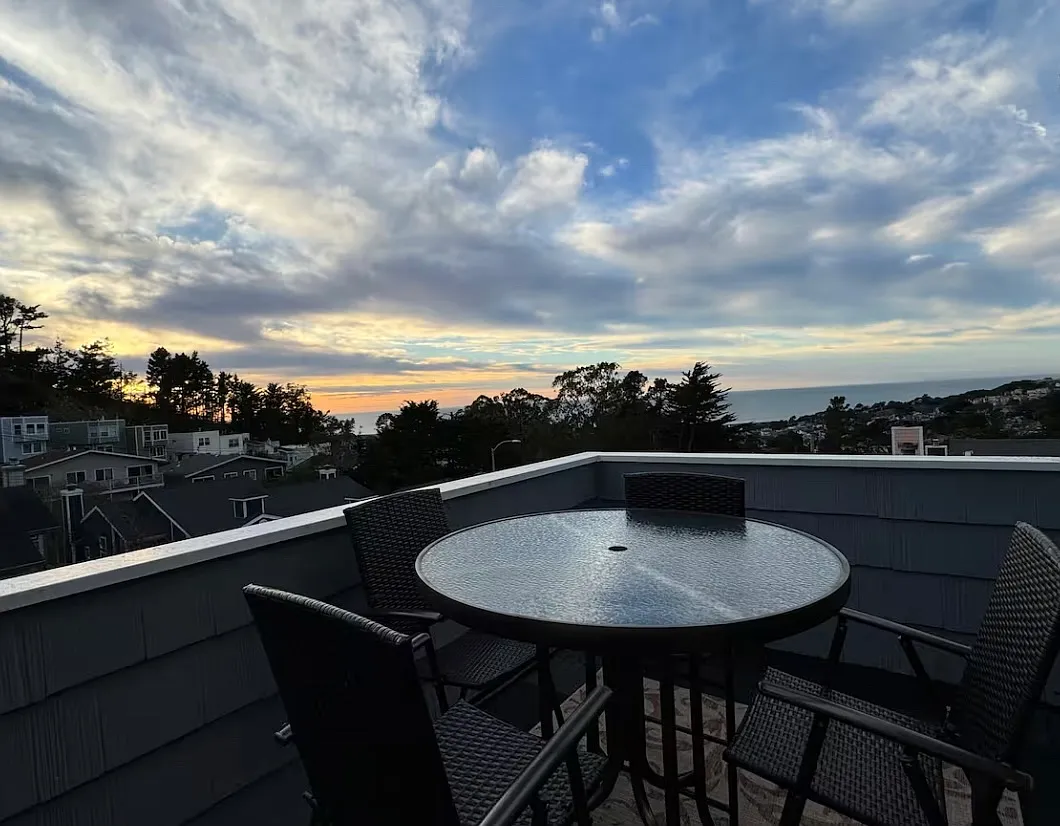 449 Norfolk Dr — Photo 1