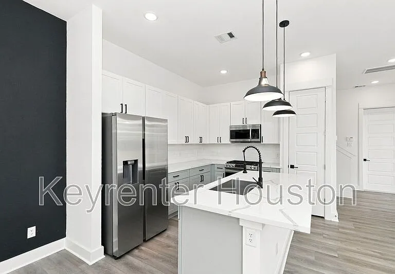 2908 Stevens St — Photo 5