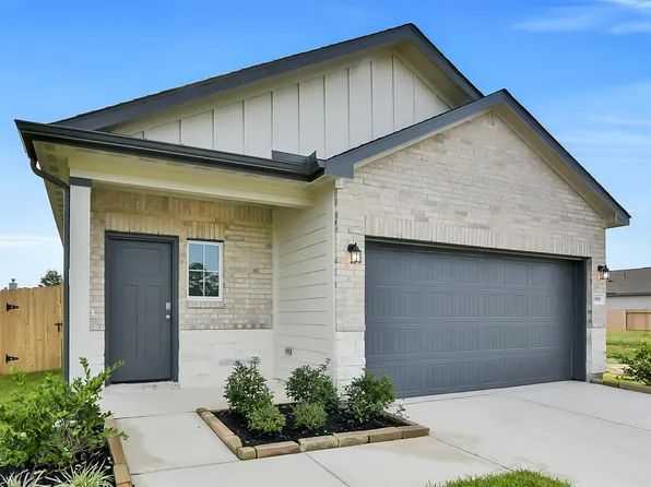 1990 Brookpointe Ln, Dayton, TX 77535