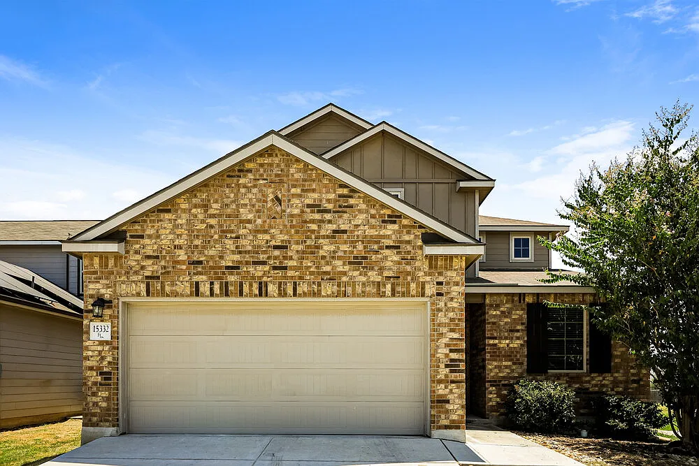 4 bed, 3.5 bath, 2863 sqft, $2,640 — Photo 1