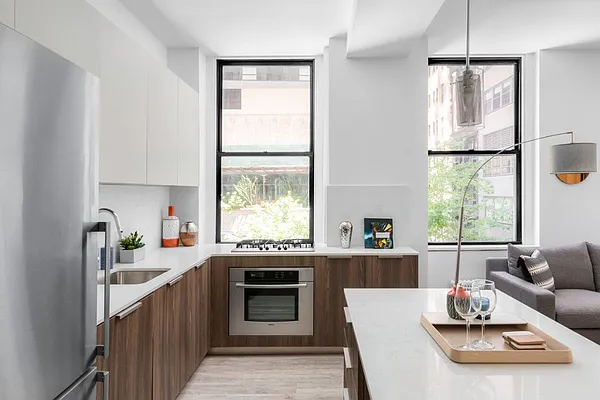 Rented by Ledvech Group | media 13