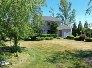 95 Sunwood Dr, Calverton, NY 11933
