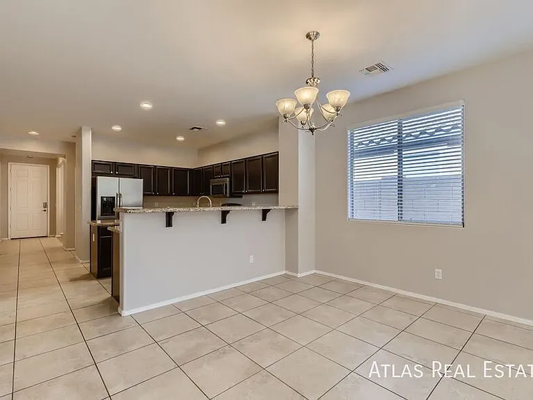 2610 W Gaby Rd — Photo 5