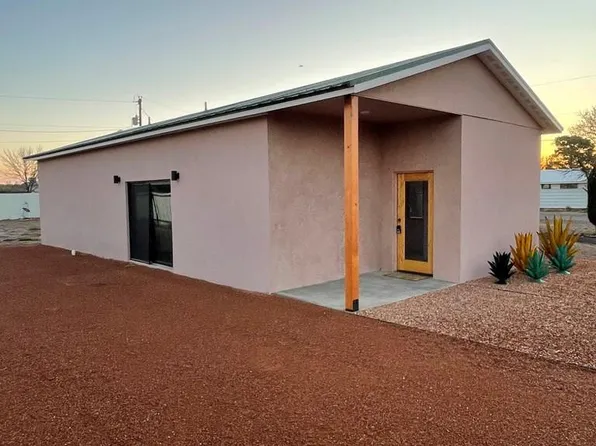 1402 W Philadelphia St, Marfa, TX 79843