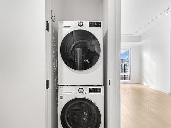 5th image of 931 Carroll St #801