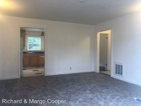 2nd image of 10 Orange Dr Unit 4