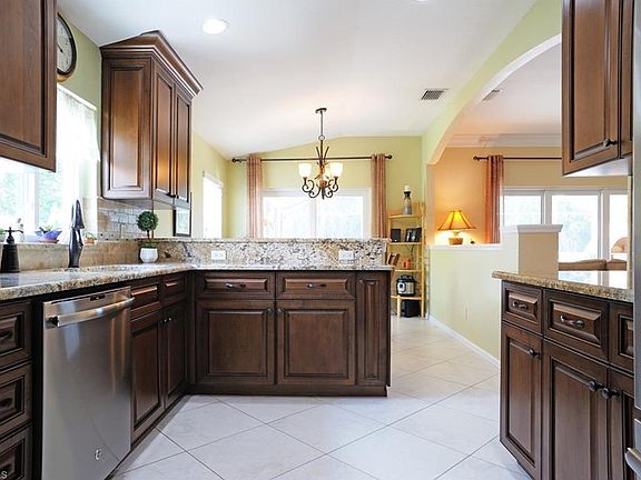 5th image of 7889 Leicester Dr