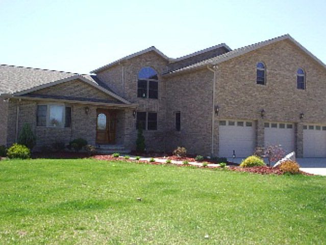 1st image of 27 Jacob Dr