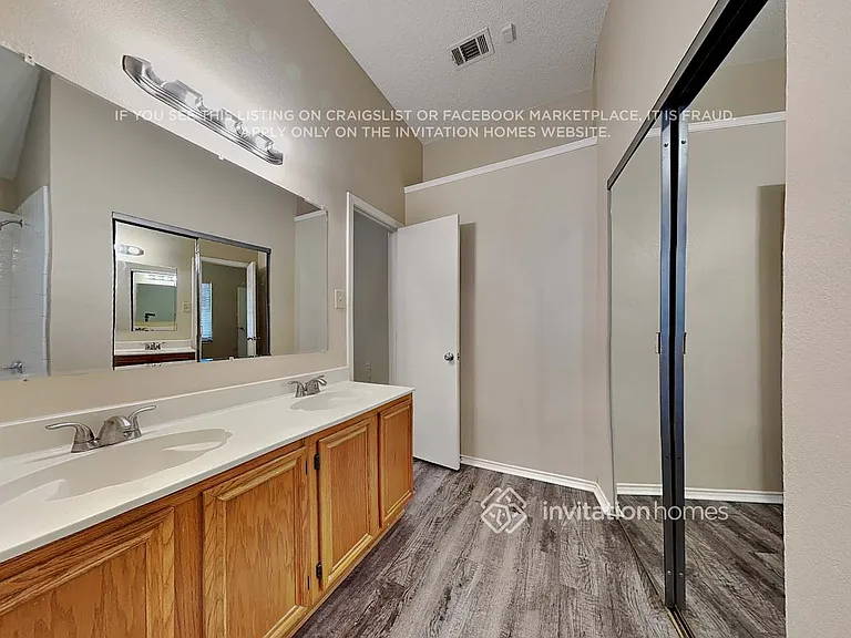 6736 Driffield Cir E — Photo 11