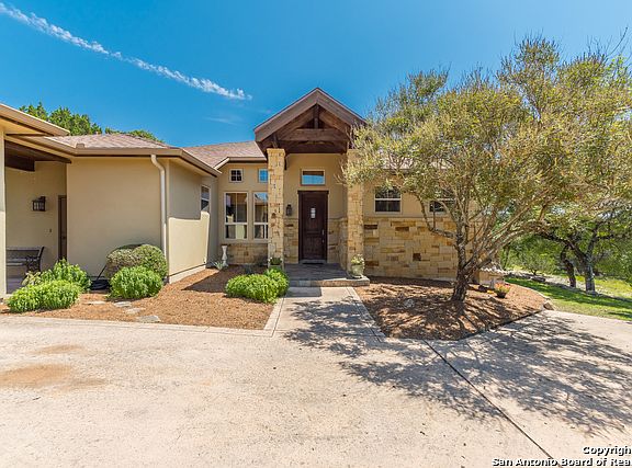 4th image of 353 Canyon Bluffs Dr