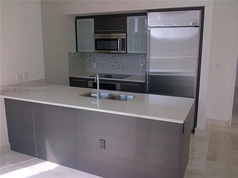 55 SE 6th St #1502 — Photo 4