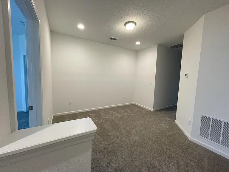 711 Cherry Elm Dr — Photo 15