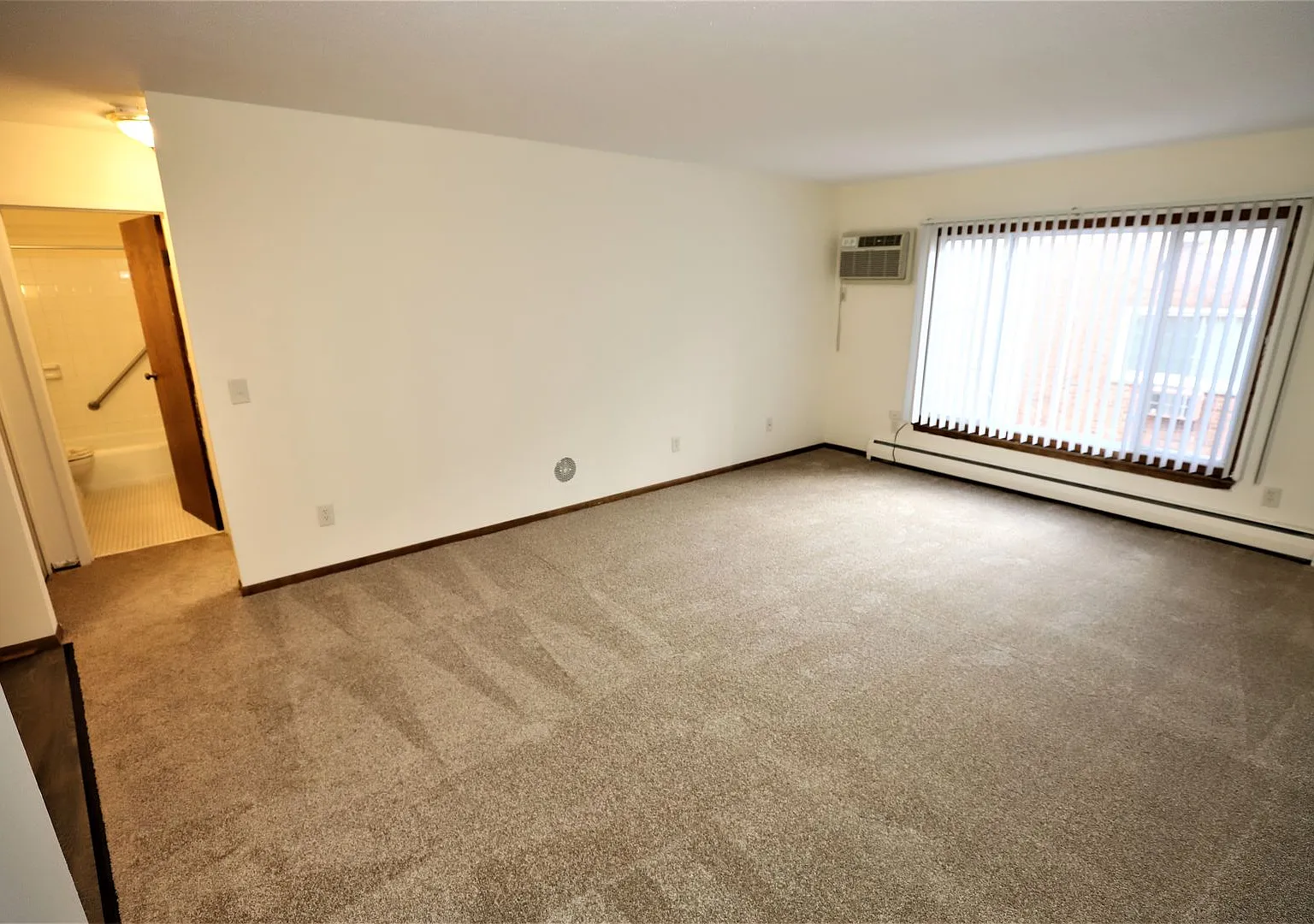 Lynn Ave Apartments — Photo 4