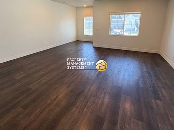 5th image of 1909 E Magnolia Cir