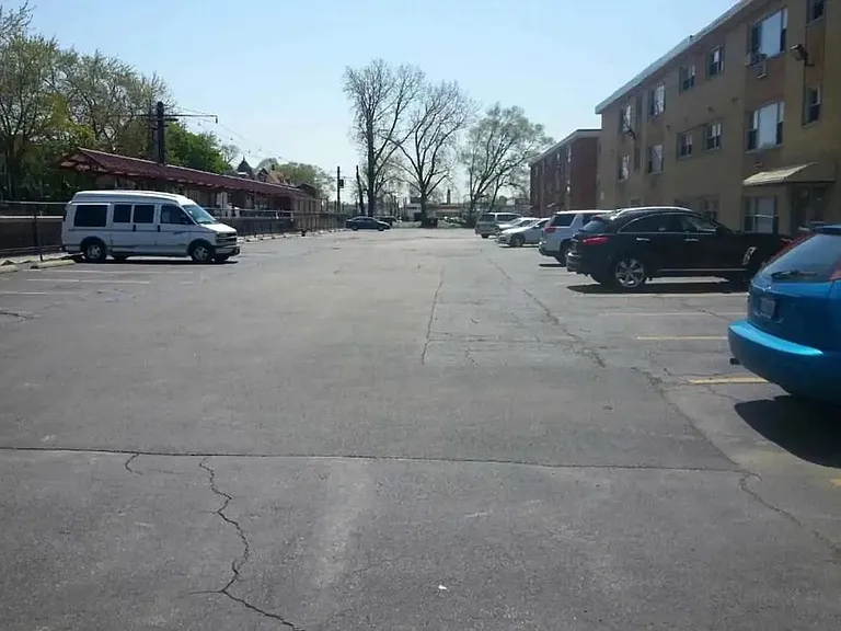 8202 S Commercial Ave — Photo 3