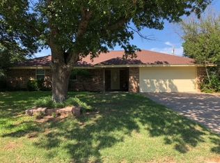 1507 Raborn Dr, Bowie, TX 76230