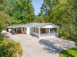 35 Holland Dr, Franklin, NC 28734