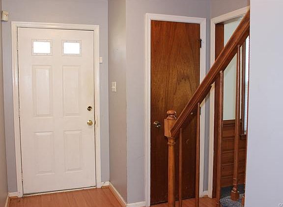 4th image of 2108 Cloverdale Ave