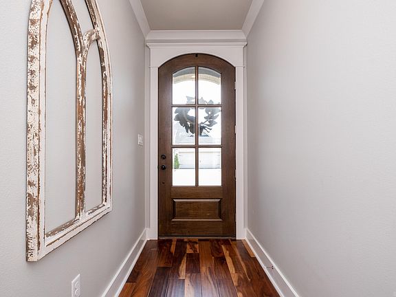 4th image of 15 Crosswood Ct