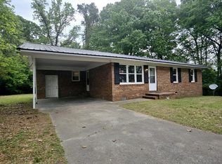 422 Community Rd, Warsaw, NC 28398