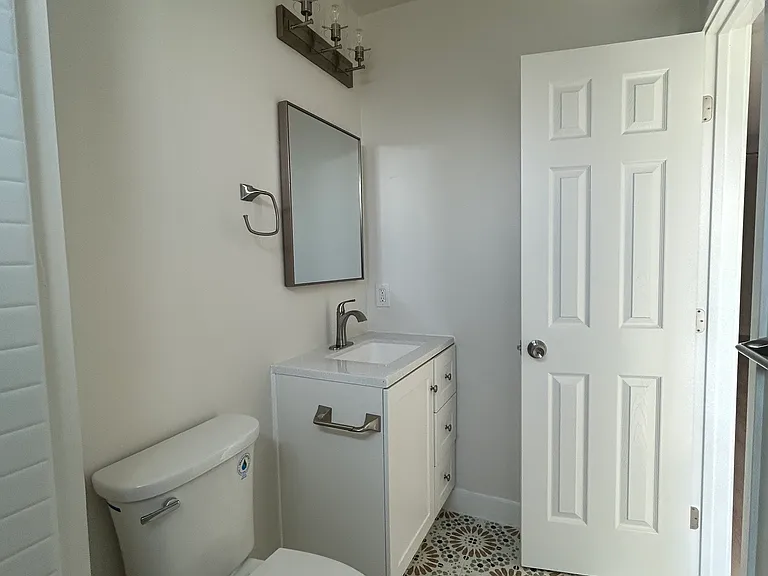 Brand NEW bathroom !
EVERYTHING is NEW