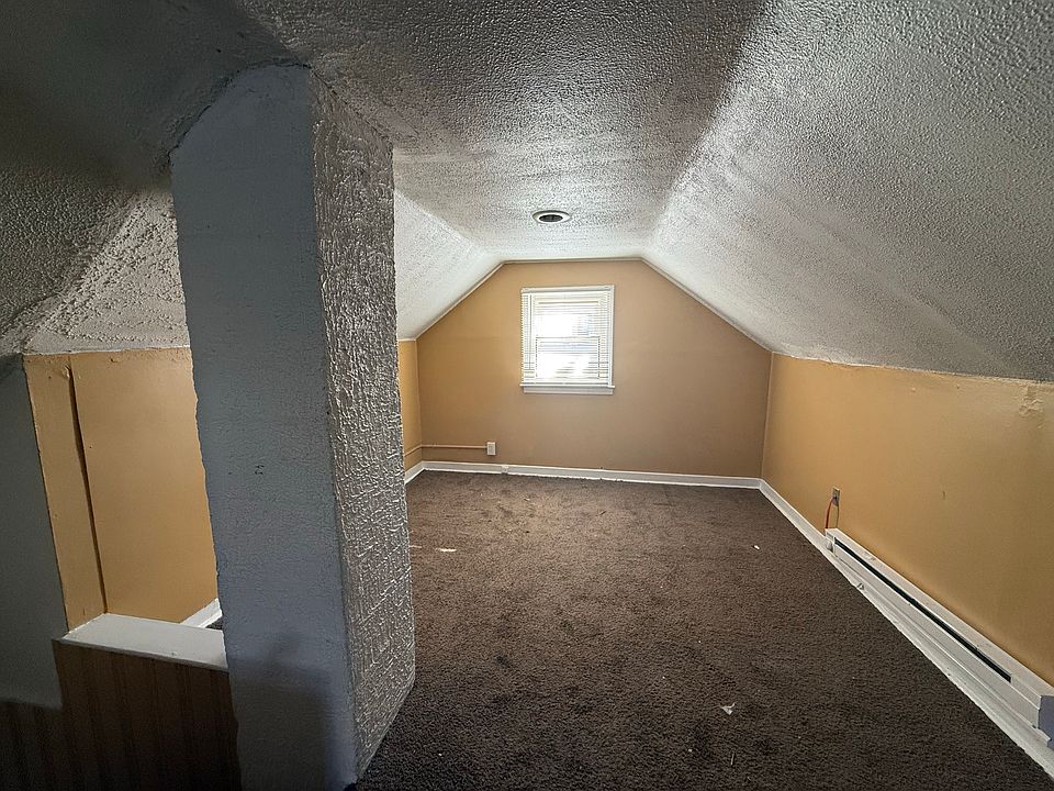 28458 Jahns Dr, photo 3