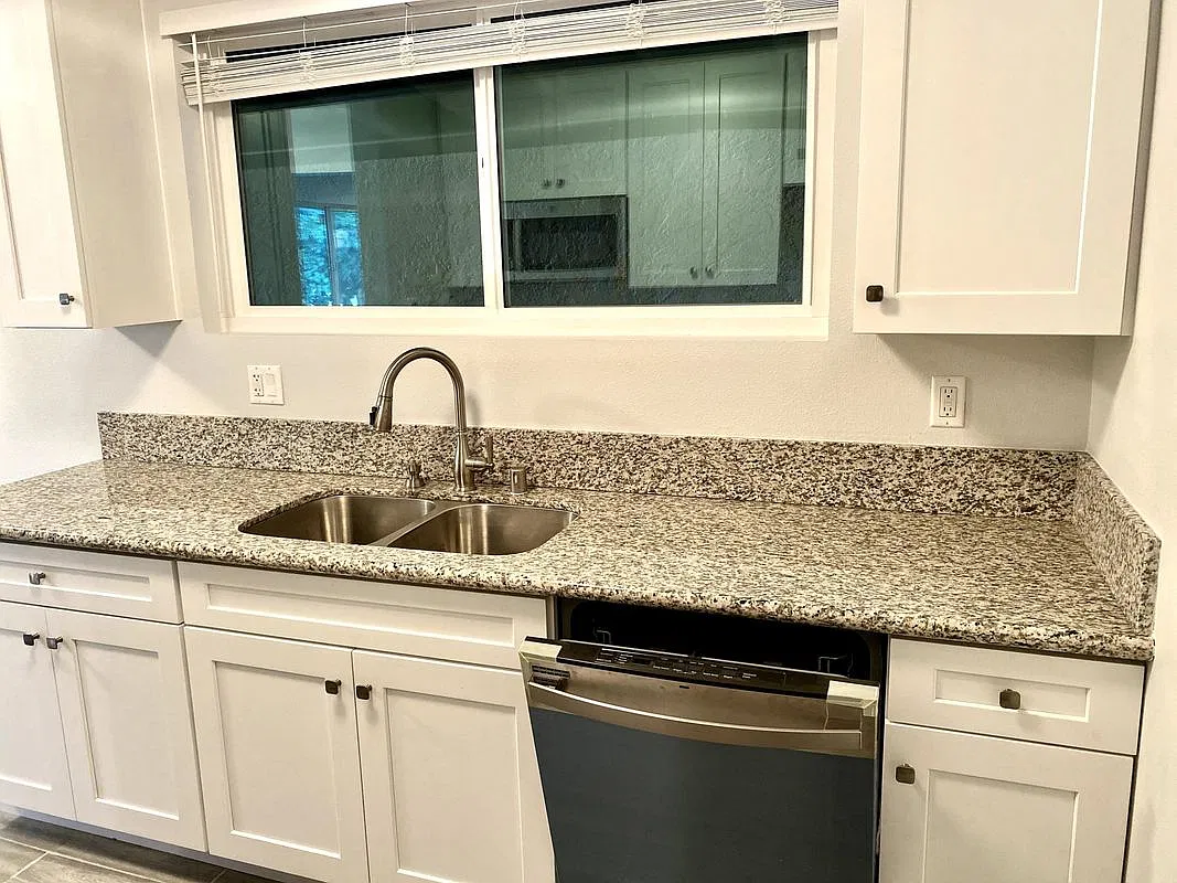 3 bed, 2.0 bath, 1200 sqft, $3,450 — Photo 3