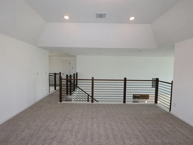 401 Mangold Dr — Photo 11