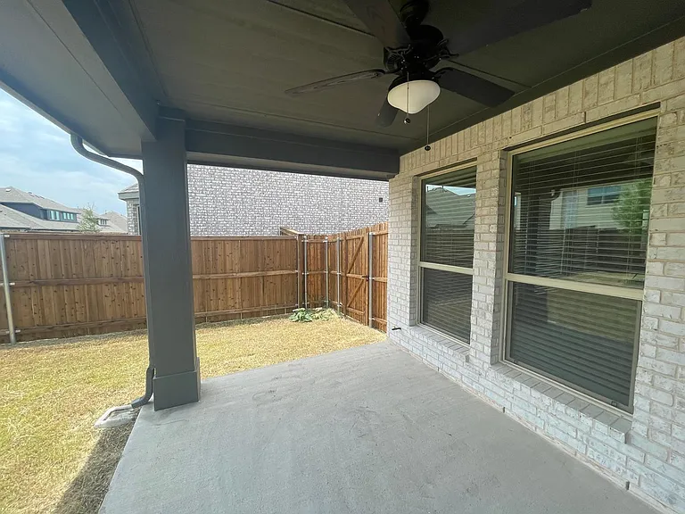 2306 Ranchwood Dr — Photo 34