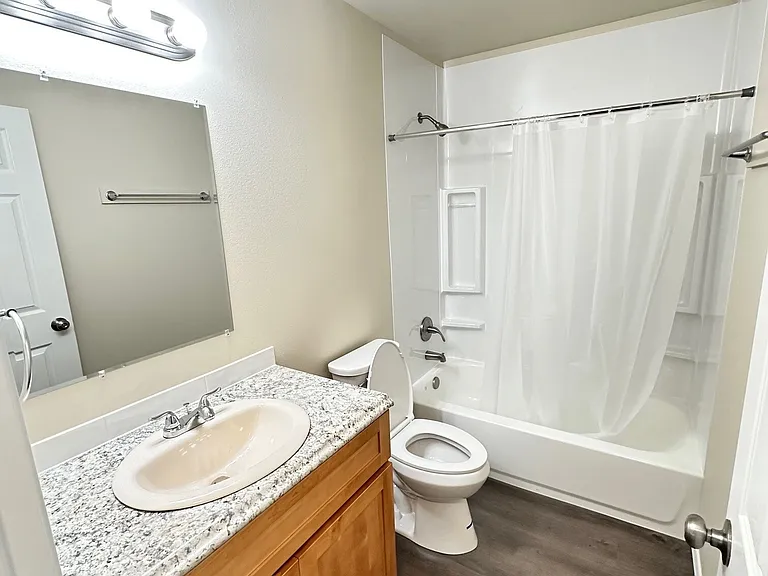 Riverside Manor — Photo 22