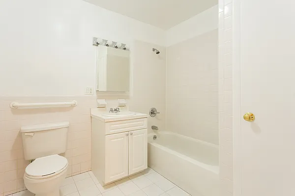 Rented by Compass | media 33