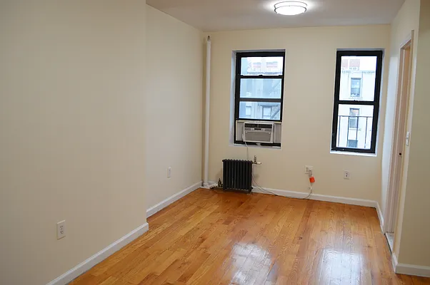 Rented by OvCo Realty | media 25