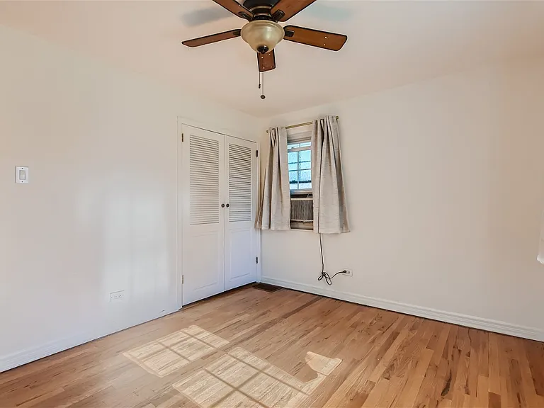 918 Hudson St — Photo 6