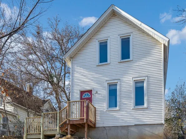 827 Agate St, Saint Paul, MN 55117