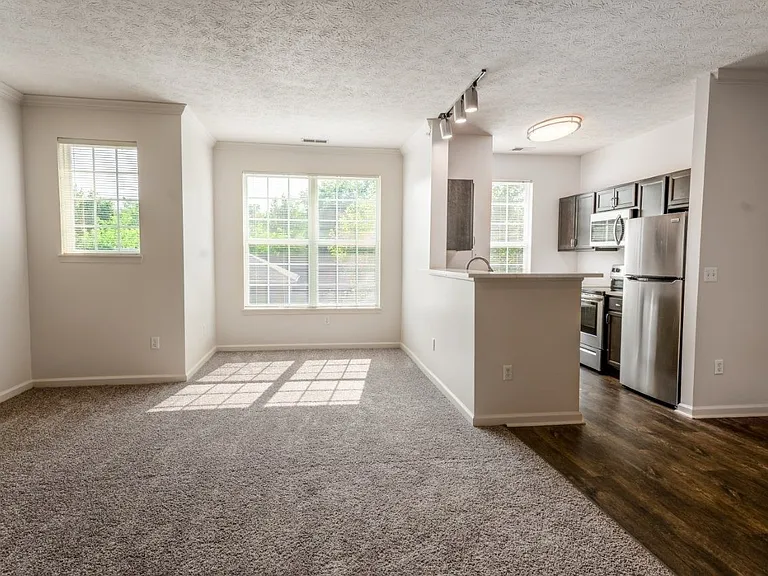 The Lakes of Beavercreek Apartment Homes — Photo 8