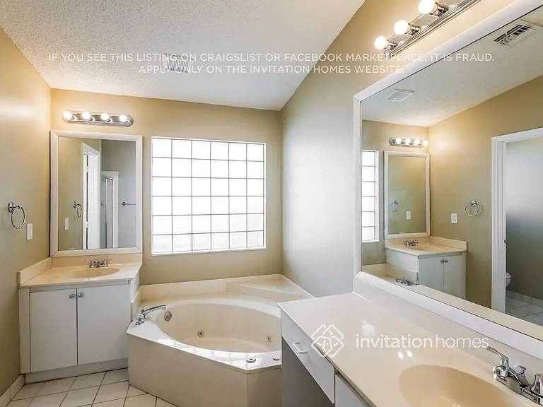 10841 SW 14th Ct — Photo 11