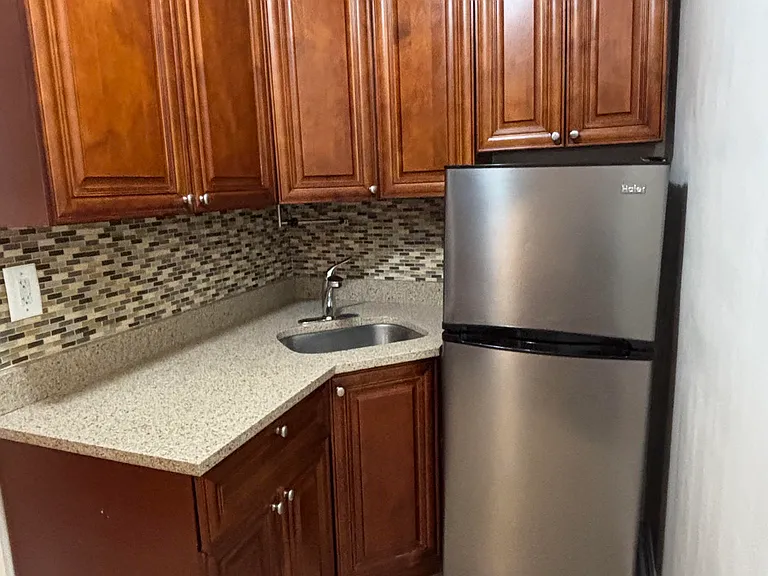 323 E 92nd St #4B — Photo 3