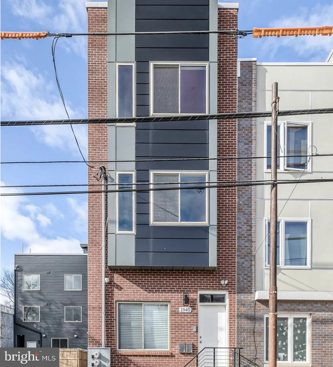 Building Photo - 1940 N 8th St #2