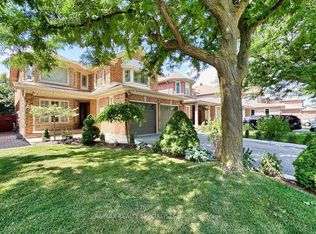 9 Siesta Ct, Brampton, ON L6R 1P2