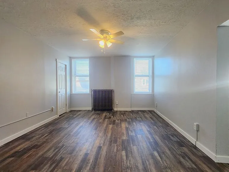 2228 N Astor St — Photo 10