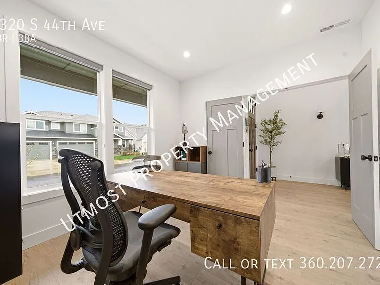 1320 S 44th Ave — Photo 10