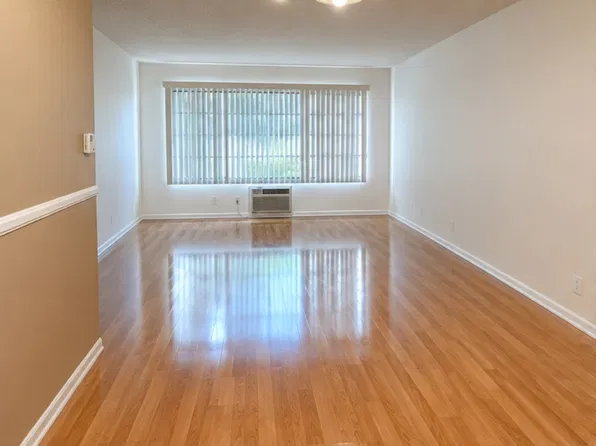 6064 Whitsett Ave APT 305, North Hollywood, CA 91606