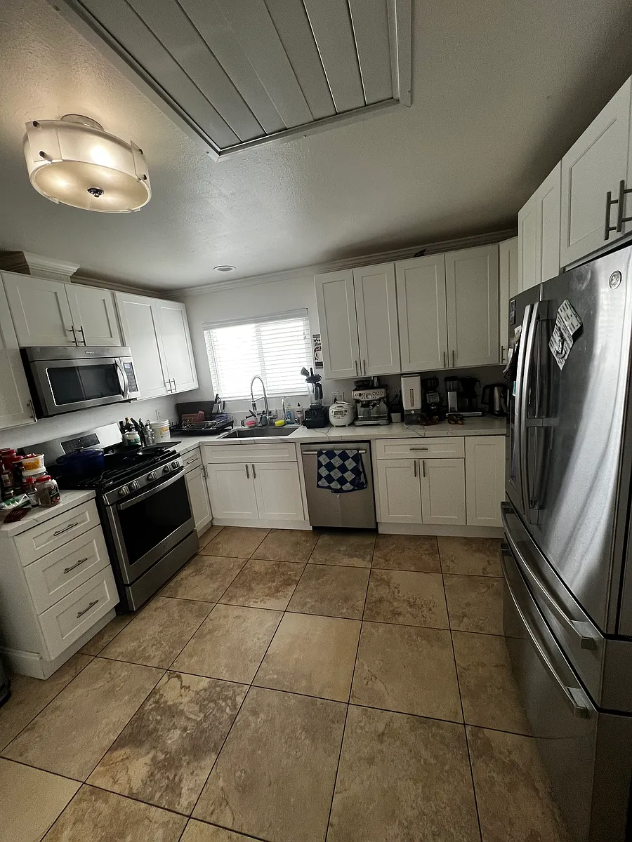 Building Photo - 1042 Garland Dr