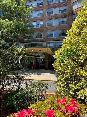 2nd image of 61-20 Grand Central Pkwy APT C304