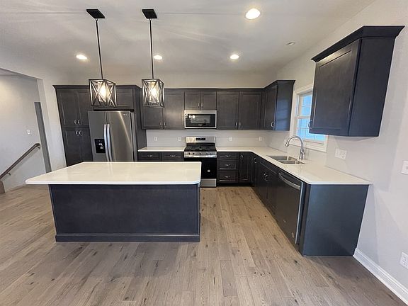 3rd image of 14607 N Quartz Ln
