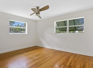 552 Santa Fe Rd, West Palm Beach, FL 33406