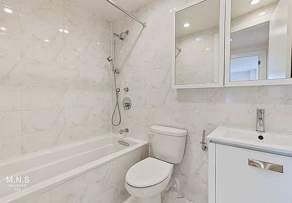5th image of 344 E 63rd St APT 9C