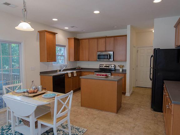 3rd image of 9687 Pebble Creek Blvd