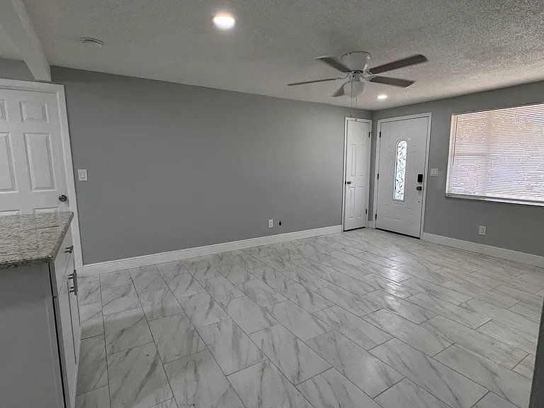 8454 Rose Ter — Photo 4